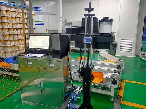 Automatic Labeling Machine